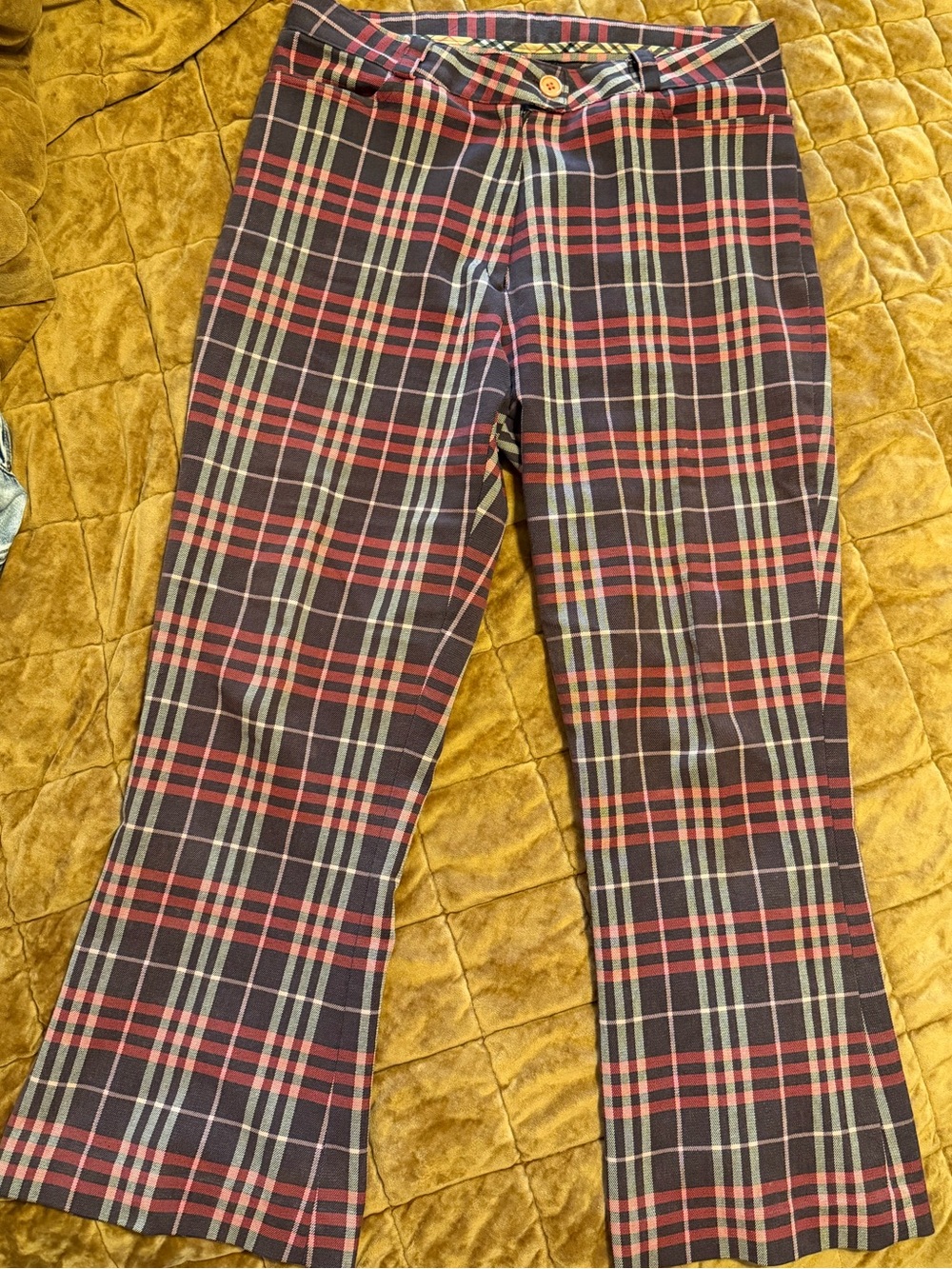 Women’s black and red plaid trousers! Vogue Italy
